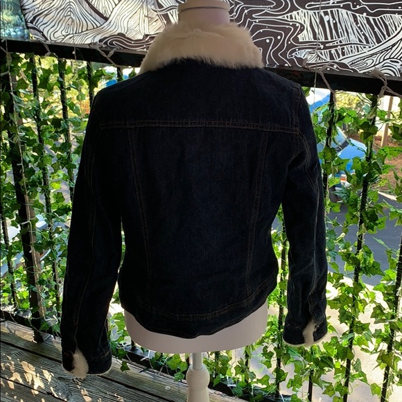 Arizona Jean Jacket - Picture 2 of 5